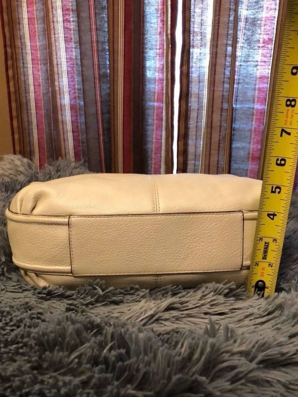 EUC Coach Avery Pebble Leather SM Bag-Pearl